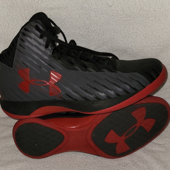 Women's Size 10.5 Under Armour Black Leather HighTop Basketball Shoes-Court Only - Picture 3 of 14